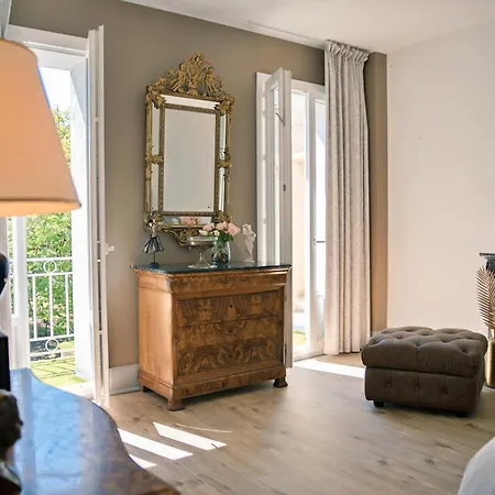 Bed & Breakfast Le Chateau De La Seigne *