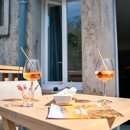 Couette-café Le Château De La Seigne Près De Carcassonne 5*